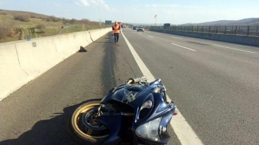 (özel Haber) Çerkezköy Tem Otoyolu’nda Kaza:  1 Ölü