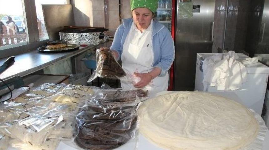 Vezirk&ouml;pr&uuml;&rsquo;n&uuml;n Bazlamba&ccedil; Ustası Meral Ablası