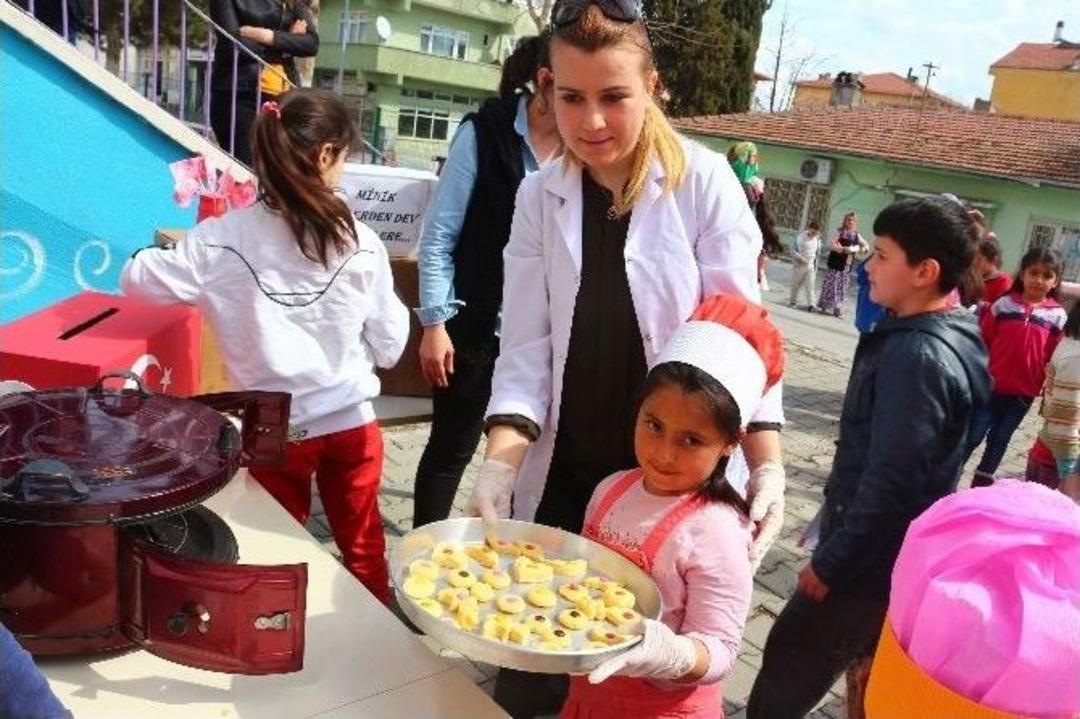 Minik Ellerden Doğudaki Asker Ve Polislere Kurabiye