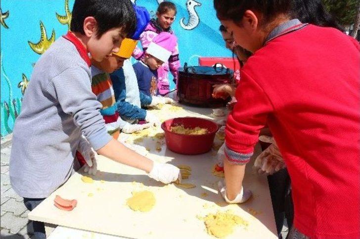 Minik Ellerden Doğudaki Asker Ve Polislere Kurabiye G1