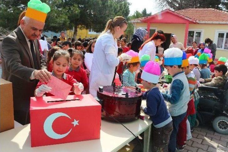 Minik Ellerden Doğudaki Asker Ve Polislere Kurabiye G4