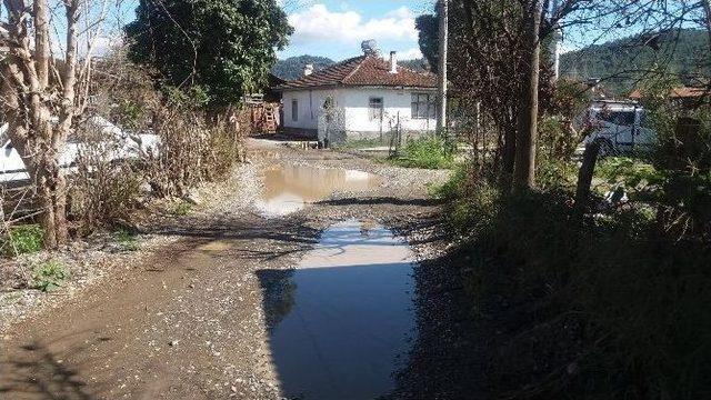 Sığla Yoluna Vatandaşlar Tepkili 1