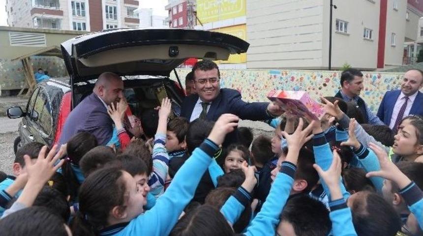 &Ouml;ğrencilerden Taş&ccedil;ı&rsquo;ya Yakın İlgi