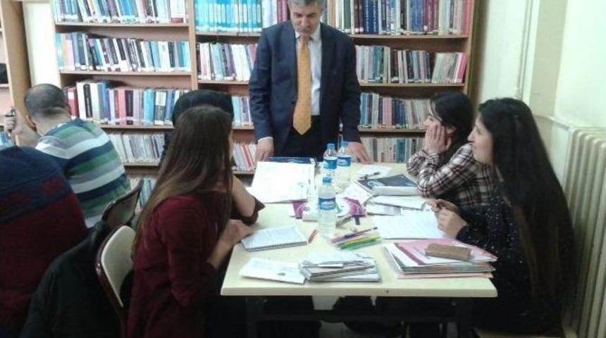 Başkan Aksoy&rsquo;dan &Uuml;niversite Sınavlarına Hazırlanan &Ouml;ğrencilere Moral Ziyareti