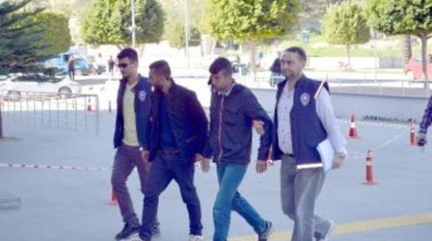 Hırsızlık Zanlıları Tutuklandı