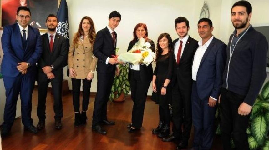 Başkan &Ccedil;er&ccedil;ioğlu, Gen&ccedil; Chp&rsquo;lileri Ağırladı