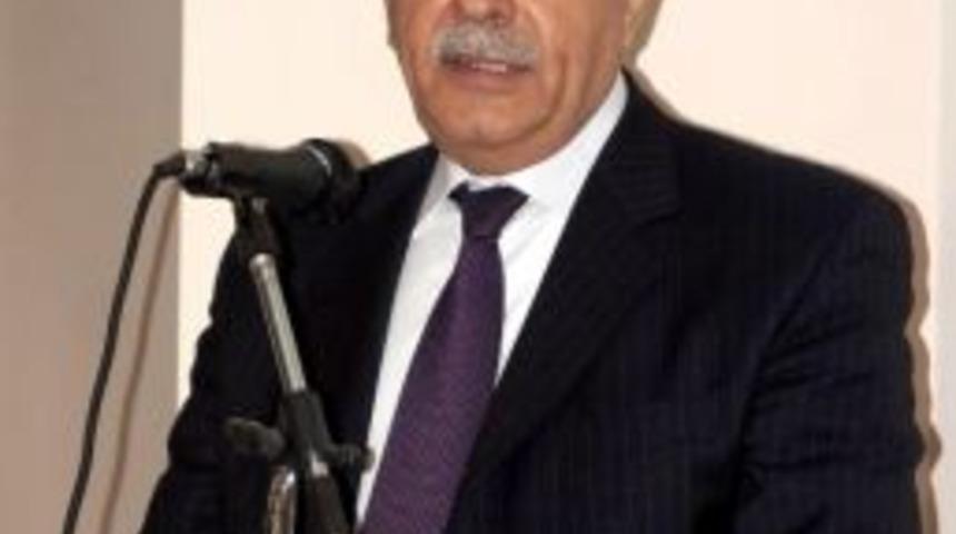 Eski Bakana Hakarete Hapis Cezası