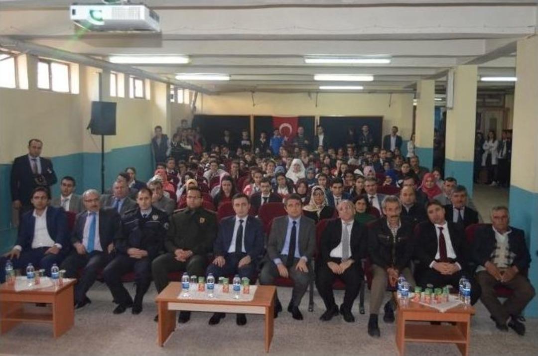 İstiklal Marşının Kabul&uuml; Selendi&rsquo;de Kutlandı