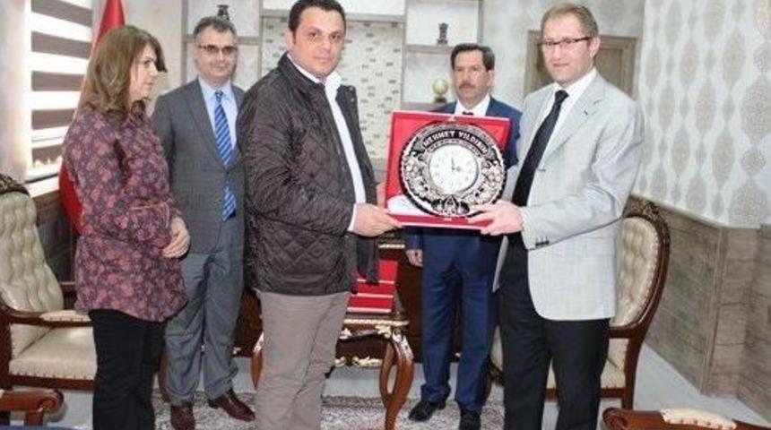 Kovancılar&rsquo;da Vergi Rekortmenlerine Plaket Verildi