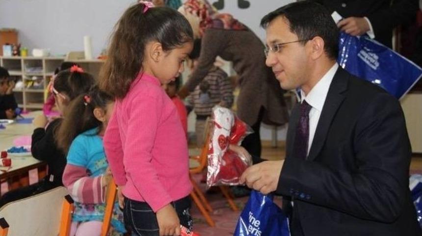 &Ouml;ğrencilere Giyim Yardımı