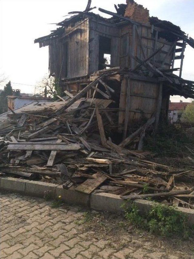 Ak&ccedil;akoca&rsquo;da Tarih Tek Tek Yok Oluyor 1