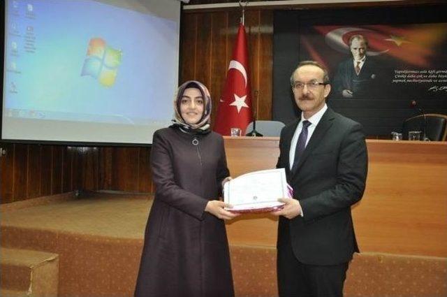 Osmanlıca Kursunu Tamamlayan Kursiyerlerine Sertifikaları Dağıtıldı 2