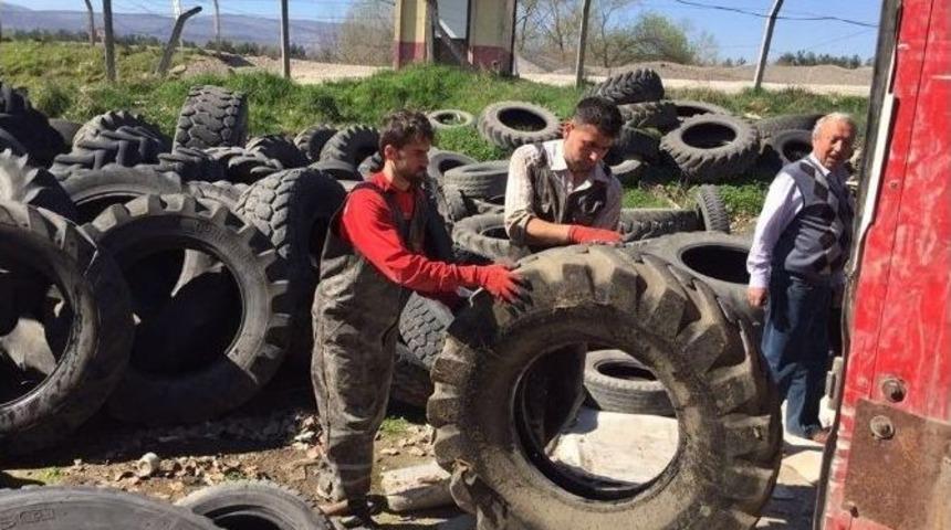 15 G&uuml;nde 3 Ton Atık Lastik Toplandı