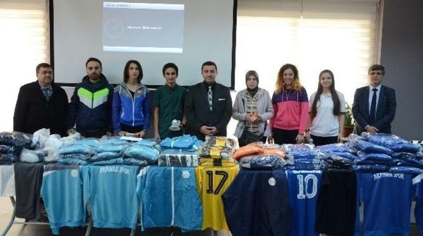 Boz&uuml;y&uuml;k Belediyesi&rsquo;nden Spor Kul&uuml;plerine Destek