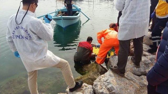 Balık Tutmak İ&ccedil;in Evden Ayrılan Doktor Denizde &Ouml;l&uuml; Bulundu 2