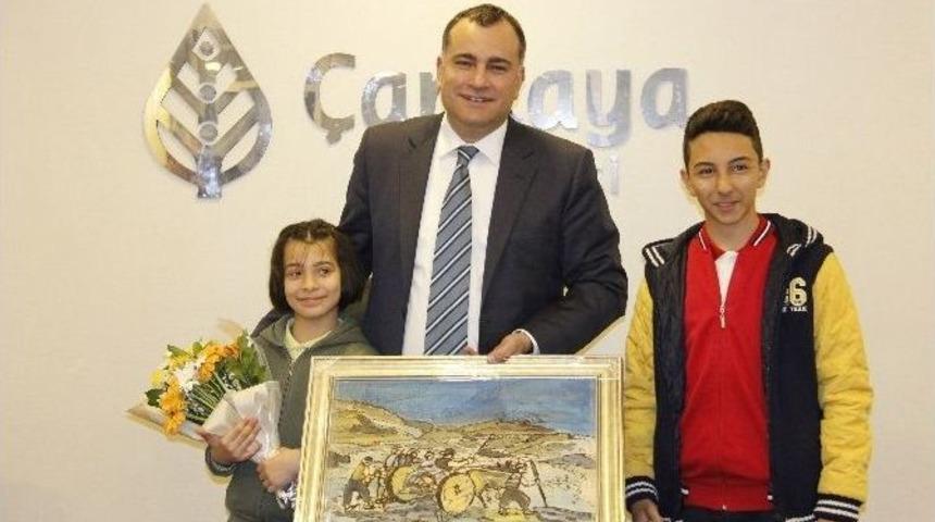 &Ouml;ğrencilerden &Ccedil;ankaya Belediye Başkanı Alper Taşdelen&rsquo;e Ziyaret