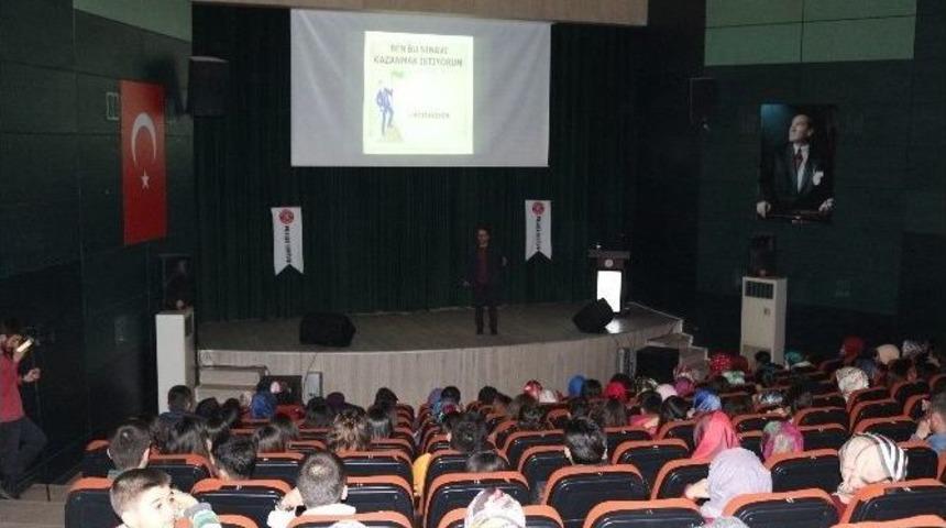 Ygs&rsquo;ye Girecek &Ouml;ğrencilere Motivasyon Semineri