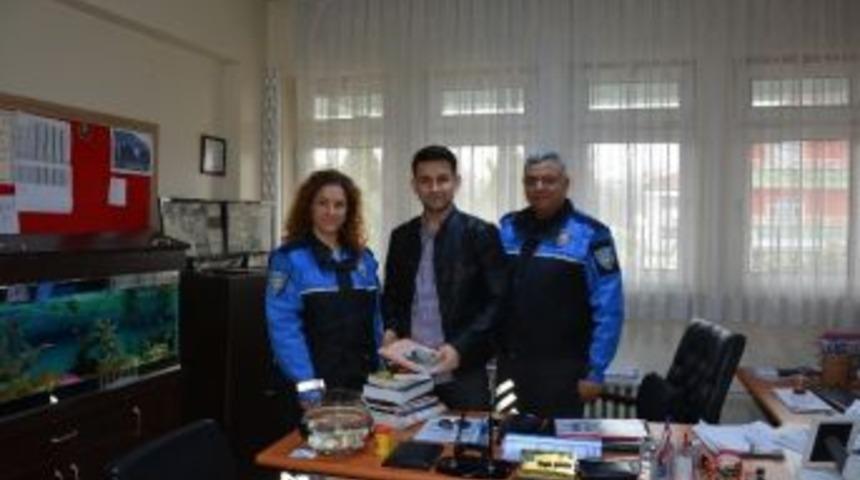 Umut Eğitimden, Polis Abla K&uuml;t&uuml;phanesine Destek