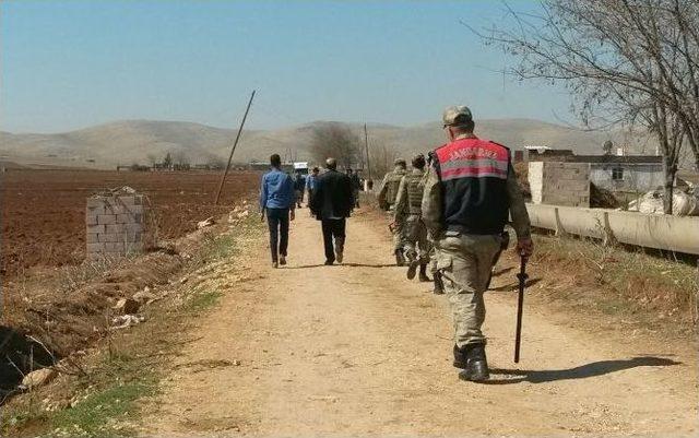 Akrabaların Direk Kavgası Kanlı Bitti: 6 Yaralı