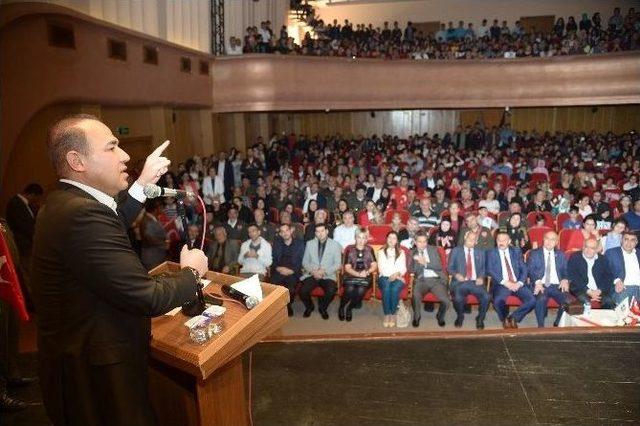 İstiklal Marşı’nı En İyi Okuyan Öğrenciler Seçildi, Ödüllendirildi