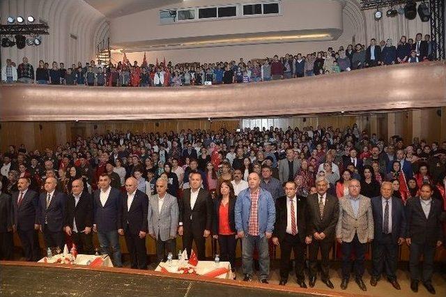 İstiklal Marşı’nı En İyi Okuyan Öğrenciler Seçildi, Ödüllendirildi