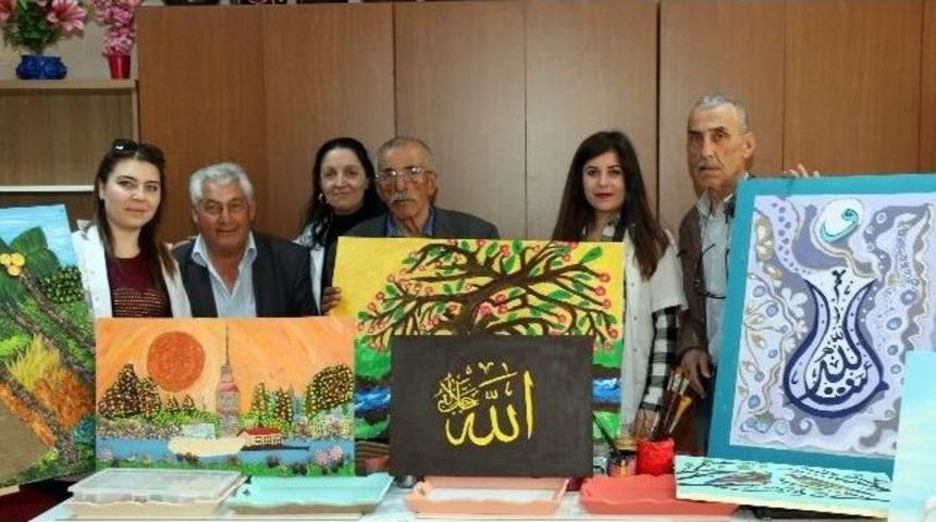 Yaşlıların Ergoterapi Dersinden Sanat Eserleri &Ccedil;ıktı