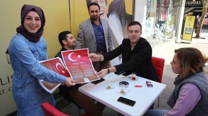 Adapazarı Belediyesi İstiklal Marşı Yazılı Broş&uuml;r Dağıttı