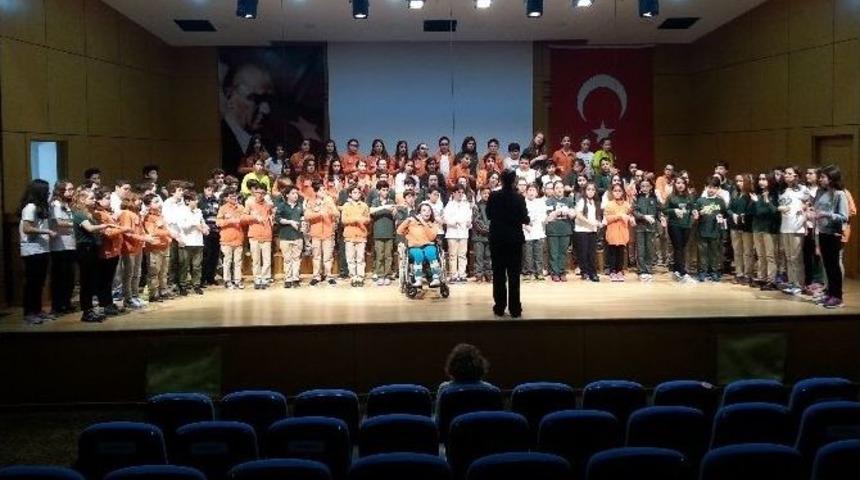 İstiklal Marşını İşaret Diliyle Seslendirdiler