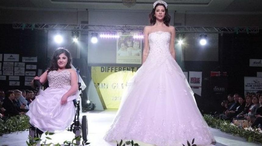 Engelli Mankenler Ayakta Alkışlandı