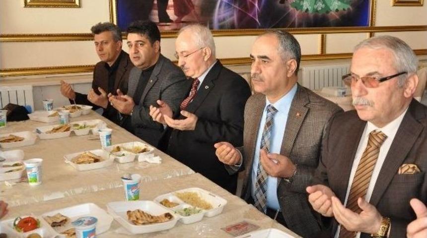 Şehit &Ouml;zel Harekat Polisi G&uuml;ney İ&ccedil;in Yemek Verildi