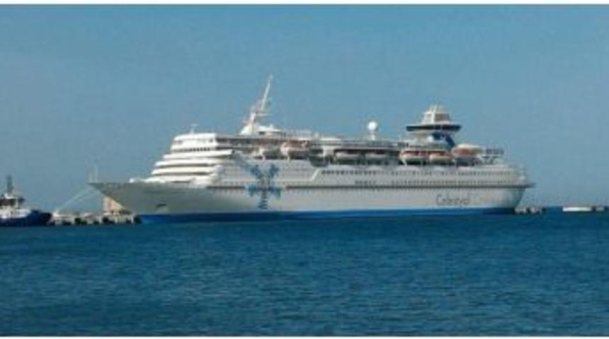 Sezonun İlk Turist Gemisi Kuşadası&rsquo;na Geldi