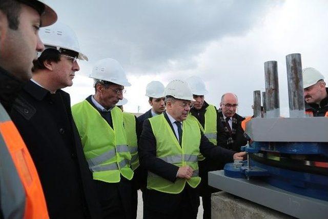 Akdağ, Kampüs Hastanesinde İncelemelerde Bulundu 1