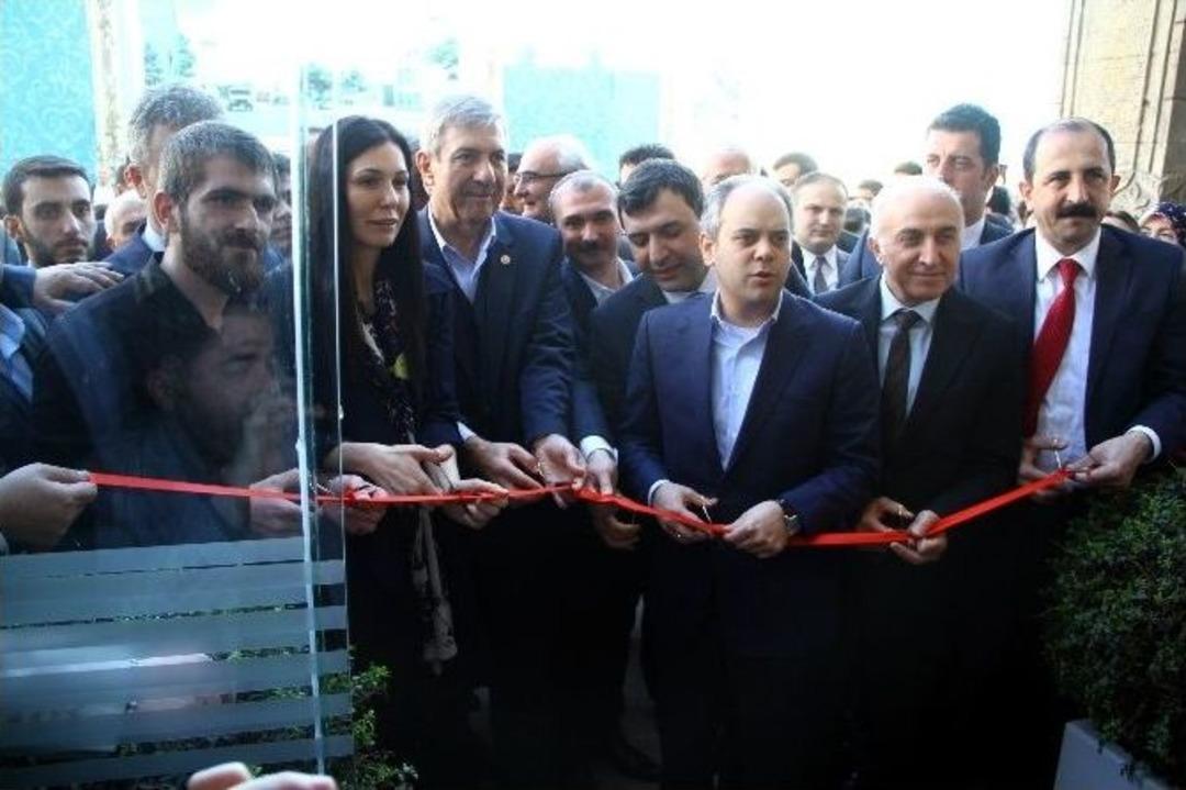 Bakan Kılı&ccedil;, Sergi A&ccedil;ılışı Yaptı