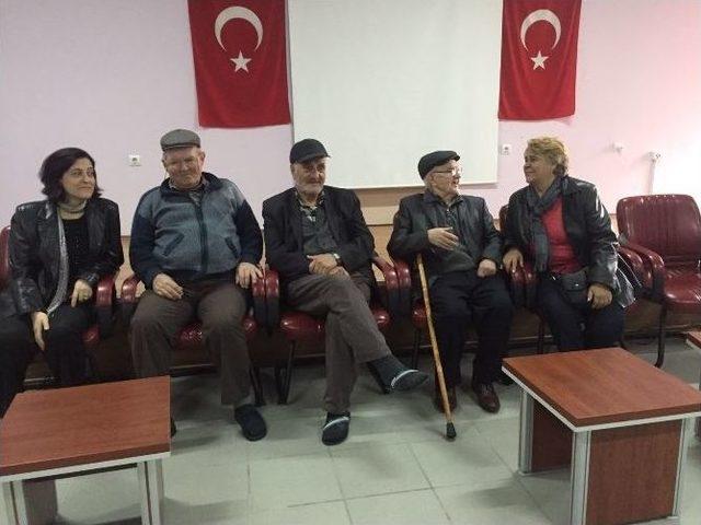 Rumelili Kadınlardan Huzur Evi Sakinlerine Ziyaret