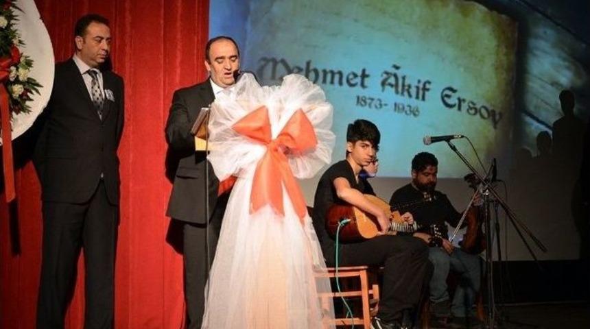 İstiklal Marşı&rsquo;nın 95. Yılı Ve Mehmet Akif Ersoy İ&ccedil;in Fo&ccedil;a&rsquo;da T&ouml;ren