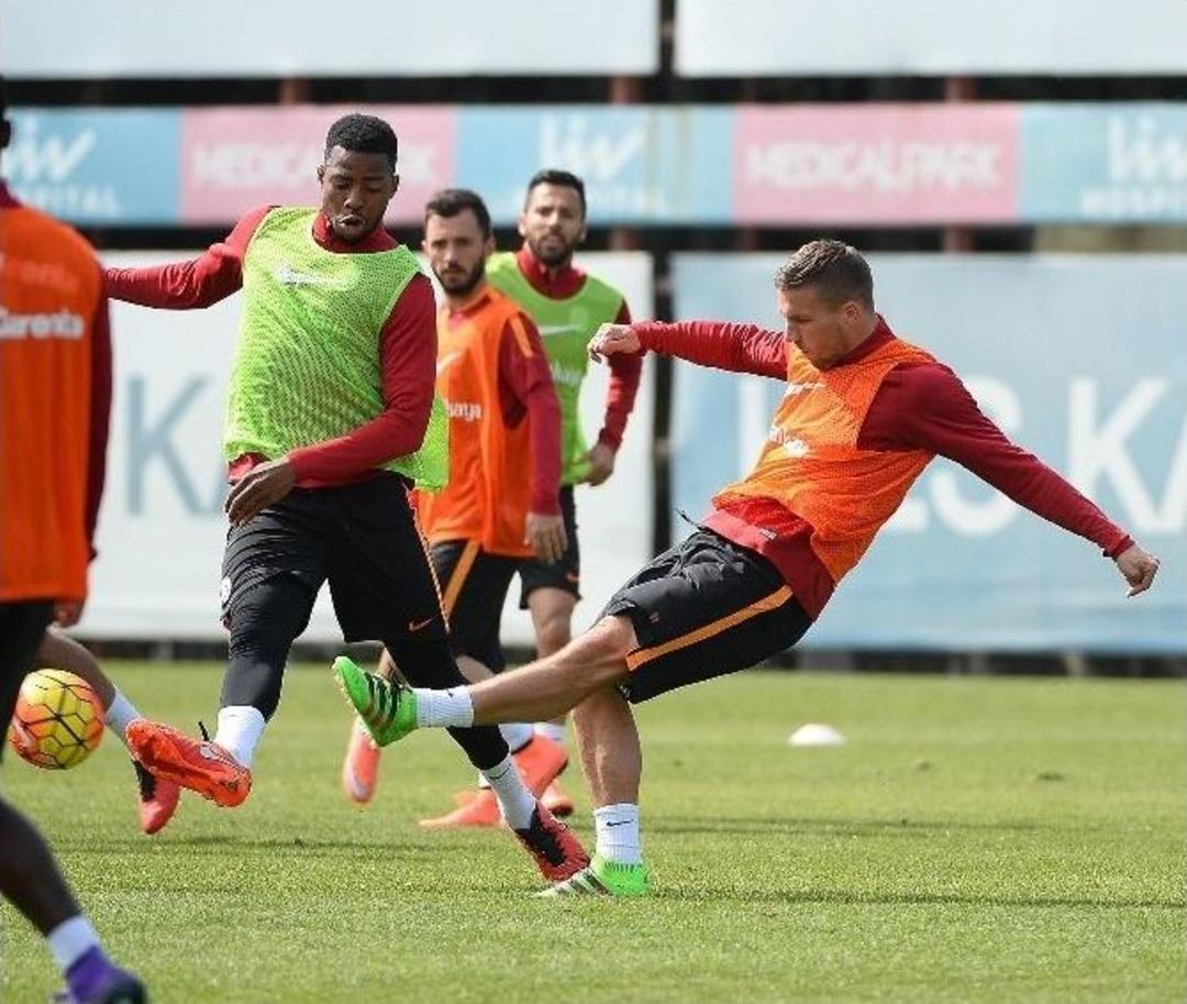 Sneıjder Ve Hakan İstanbul&rsquo;da Bırakıldı