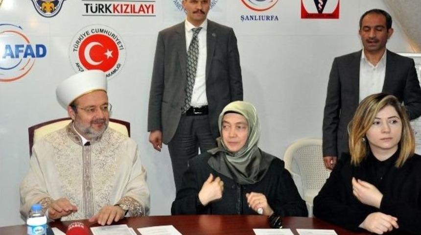 Diyanet İşleri Başkanı G&ouml;rmez, &Ccedil;adır Kentte M&uuml;ltecilerle Bir Araya Geldi