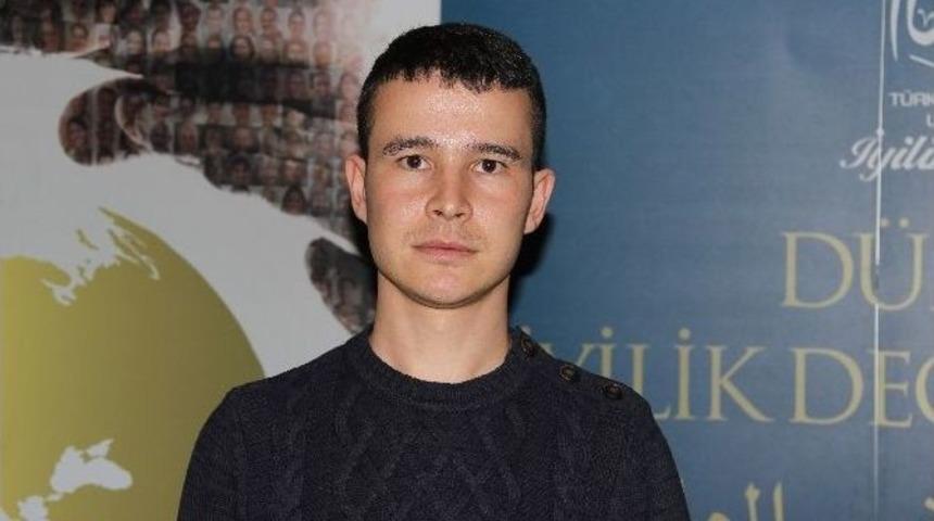 Yaralı Polise Siper Olan Kahraman Asker: &ldquo;&ouml;d&uuml;l&uuml; T&uuml;m Silah Arkadaşlarım İ&ccedil;in Alıyorum&rdquo;