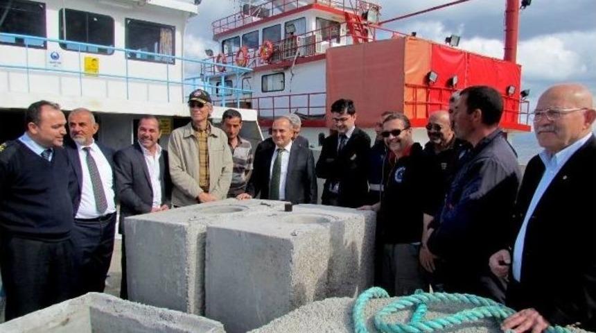 &Ccedil;eşme&rsquo;de Trolc&uuml;leri Engelleyecek, Deniz Canlılarını Koruyacak Proje