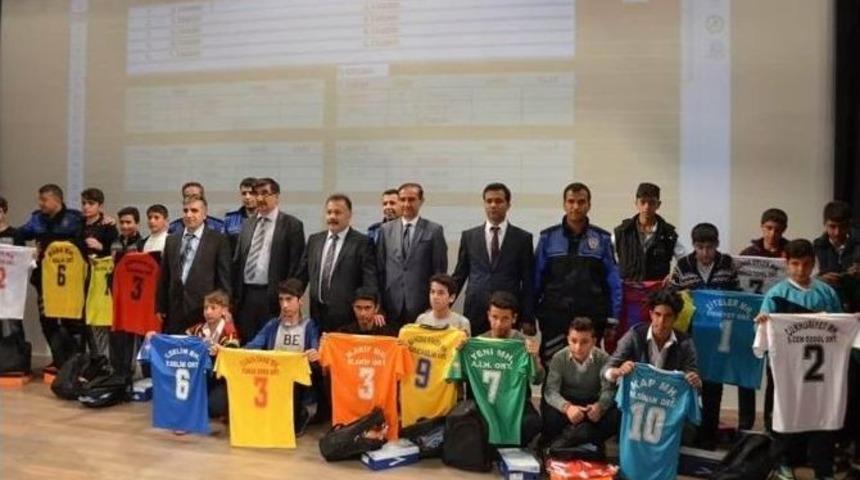 Mahalli Futbol Liginin A&ccedil;ılışı Yapıldı