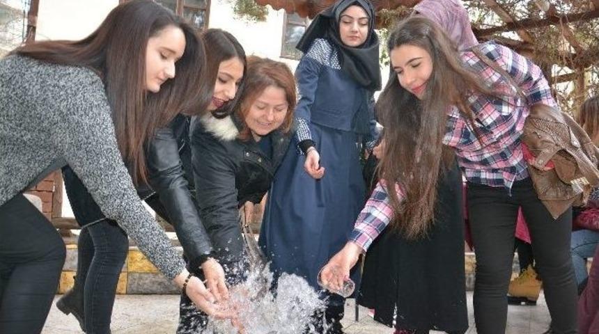 Ygs Sınavı &Ouml;ncesi Akıl Suyu&rsquo;na Akın Ettiler