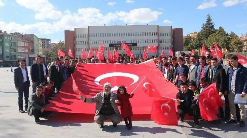 Niğde Ak Parti Gen&ccedil;lik Kolları İstiklal Marşının 95. Yıl D&ouml;n&uuml;m&uuml; Kutladı