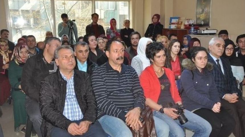 Gen&ccedil;lik Merkezinde İstiklal Marşı Okuma Yarışması Yapıldı