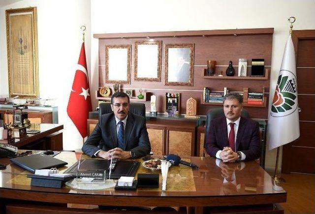 Bakan T&uuml;fenkci&rsquo;den Başkan &Ccedil;akır&rsquo;a Ziyaret 1