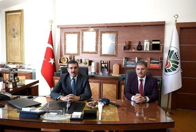 Bakan T&uuml;fenkci&rsquo;den Başkan &Ccedil;akır&rsquo;a Ziyaret 2