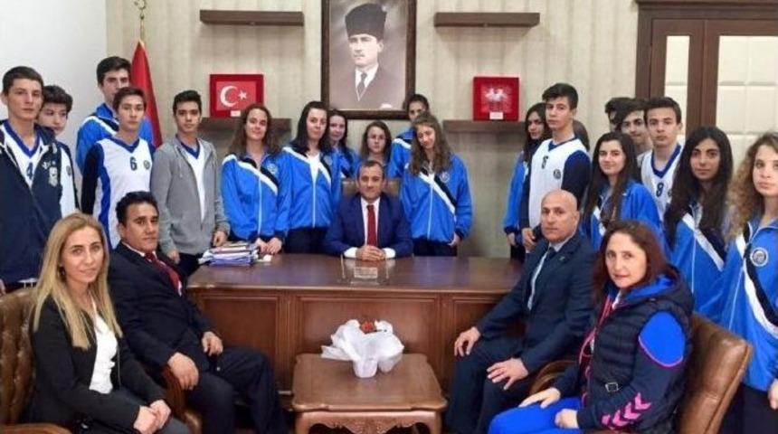 Kutsal Emanetler, Bandırmalı Atletlere Teslim Edildi