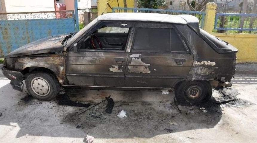 &Ccedil;erkezk&ouml;y&rsquo;de Otomobil Kundaklandı