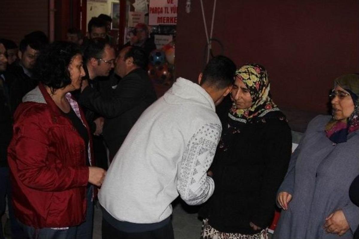 Eskişehir&rsquo;de Şehidin Baba Ocağına Taziye Konvoyu