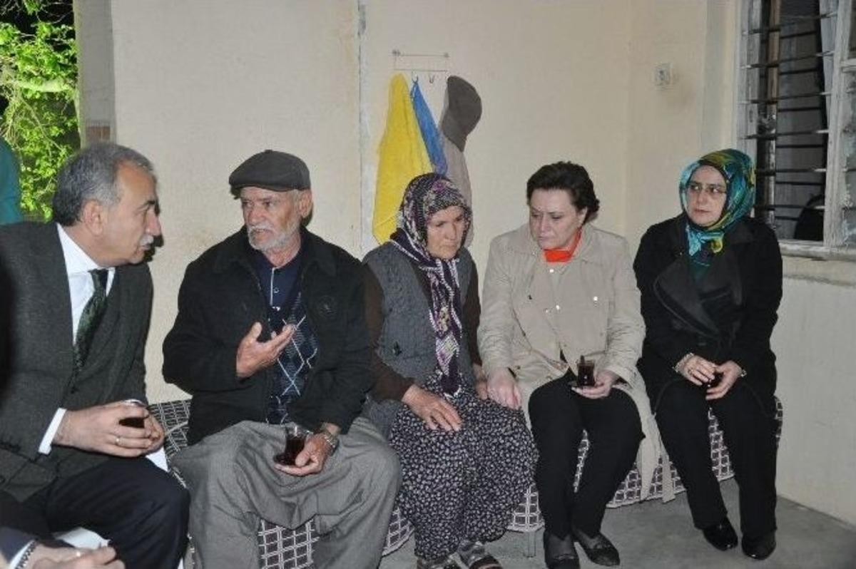 Bakan Sarı Adana&rsquo;da Şehit Evlerini Ziyaret Ederek Taziye Dileklerinde Bulundu