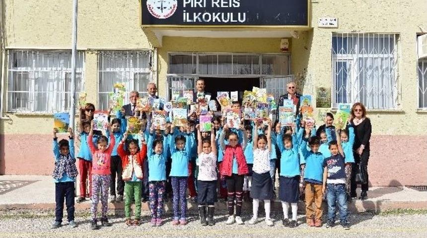 Muratpaşa&rsquo;dan &Ouml;ğrencilere Kitap